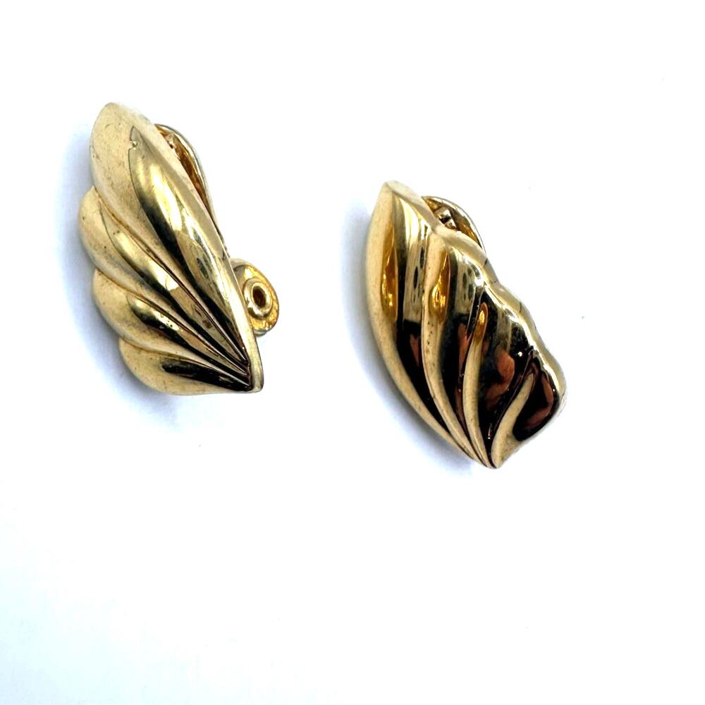 Monet Clip On Earrings Gold tone Retro Vintage Sculptural Jewelry
